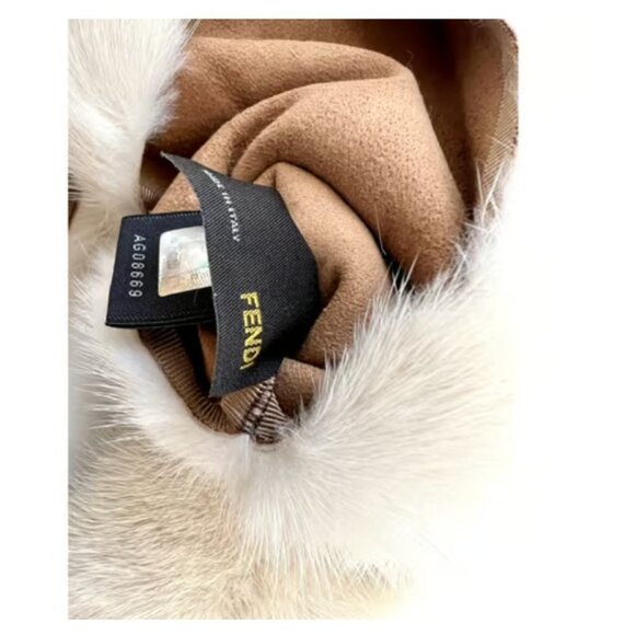 Fendi Mink Scarf RARE in Ecru - Picture 4 of 4